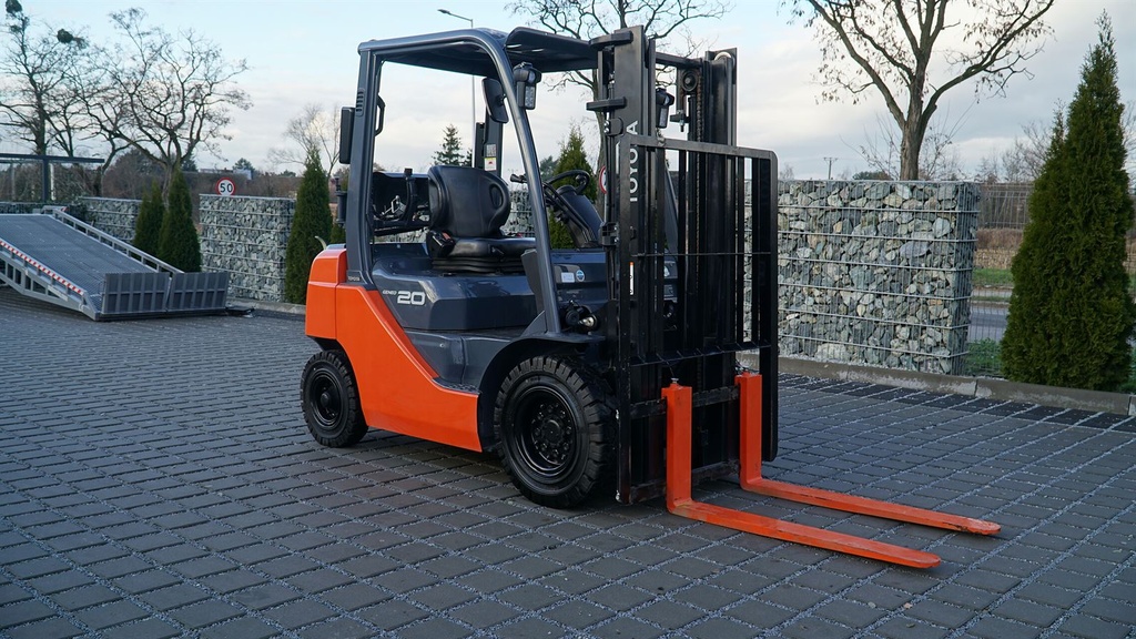 Used forklift Toyota 02-8FGL20