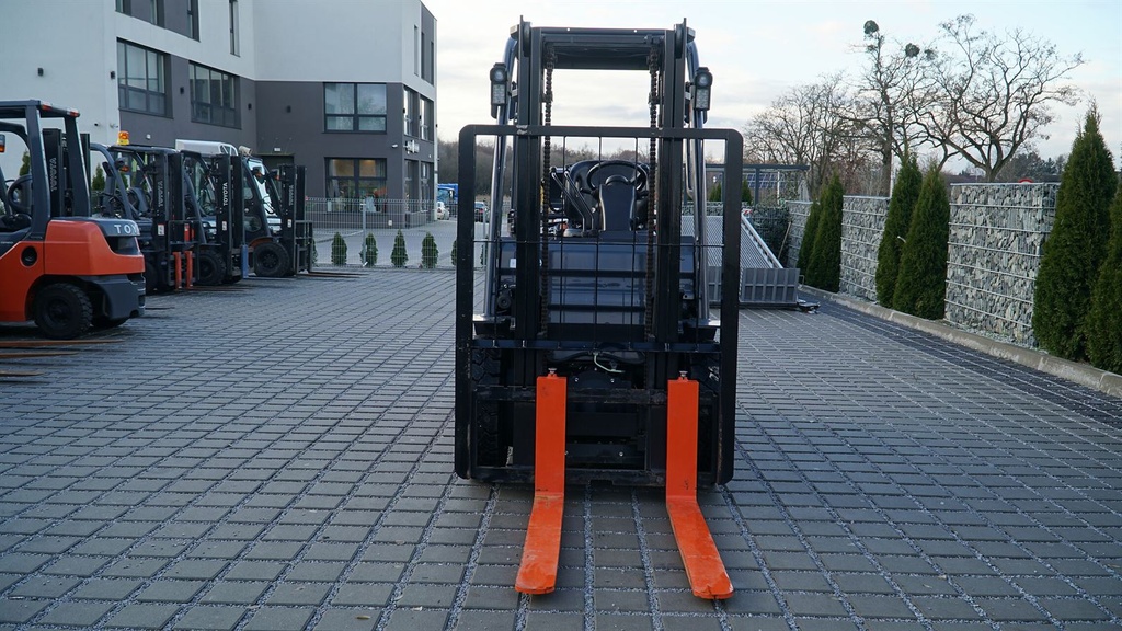 Used forklift Toyota 02-8FGL20