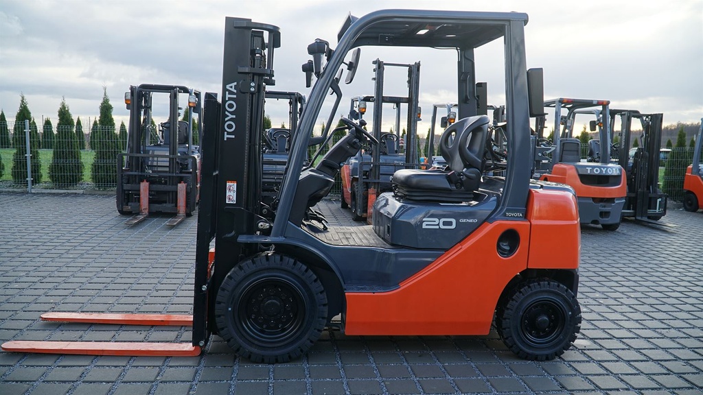 Used forklift Toyota 02-8FGL20