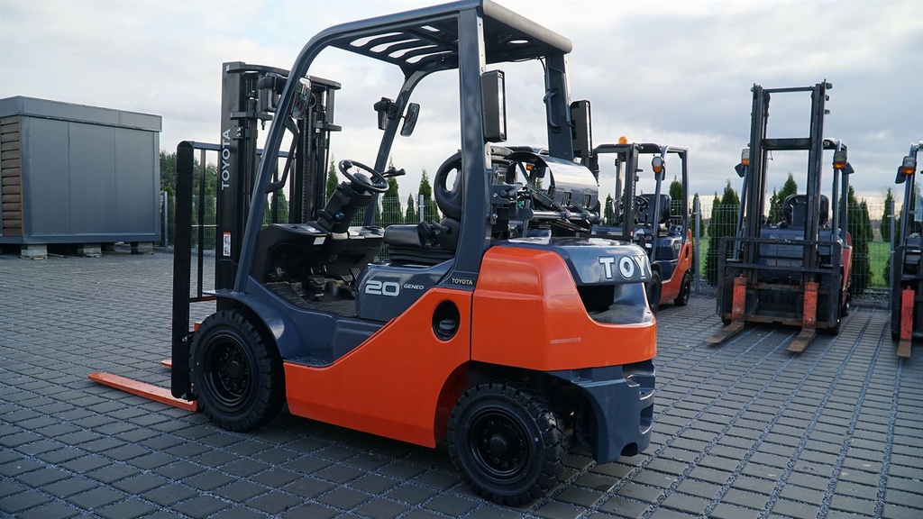 Used forklift Toyota 02-8FGL20