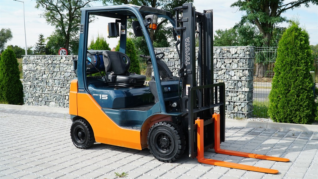 Used forklift Toyota 02-8FGL15 /#269/