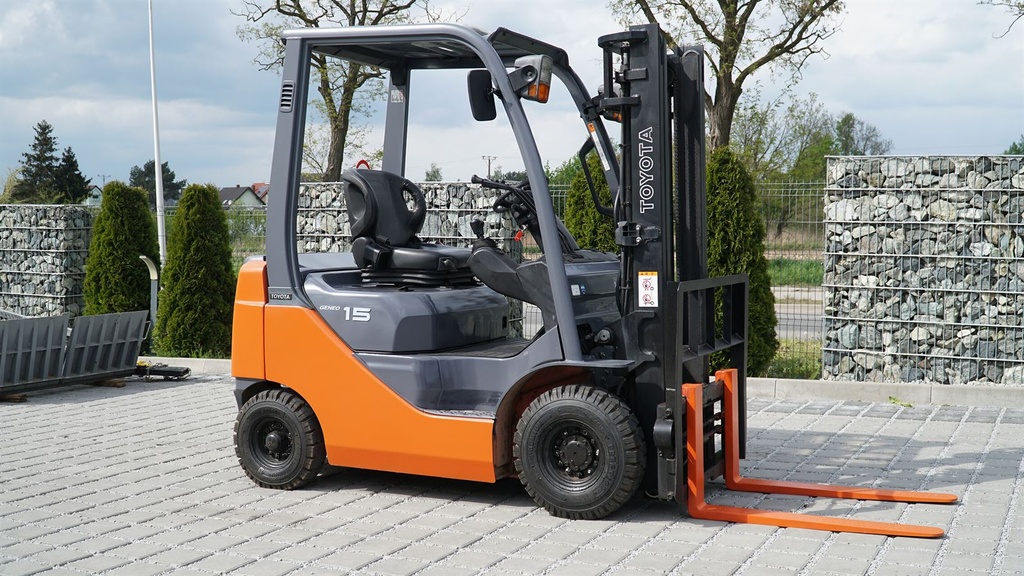 Used Forklift Toyota 8FGL15