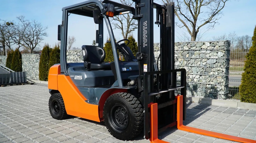 Used Forklift Toyota  02-8FGL25 /#494/