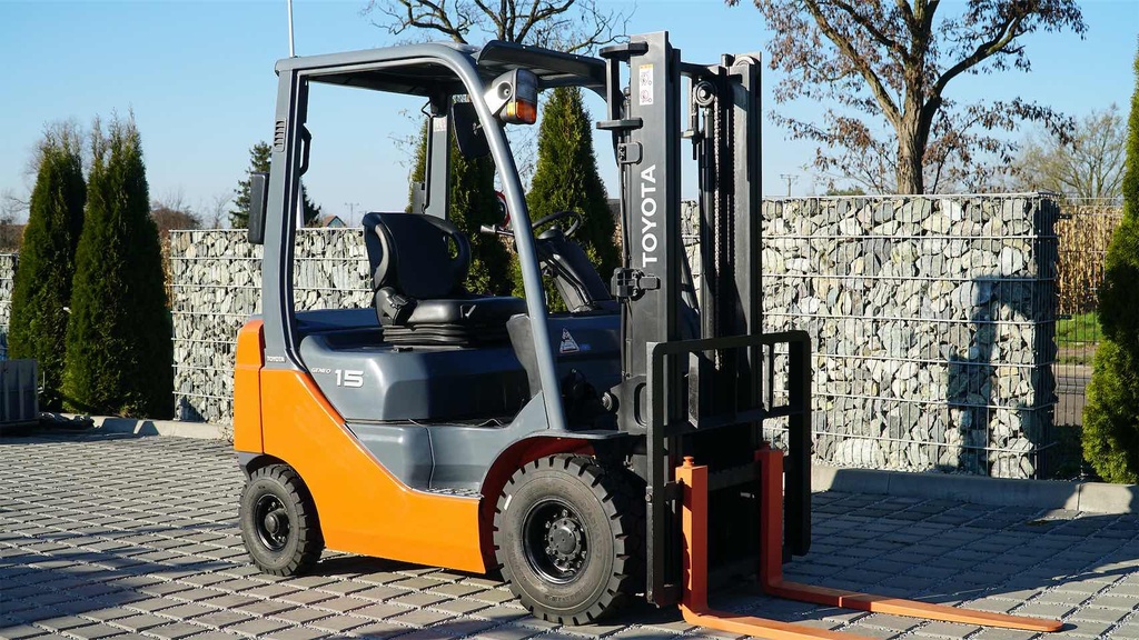 Wózek Widłowy Używany Toyota  02-8FGL15 /#496/